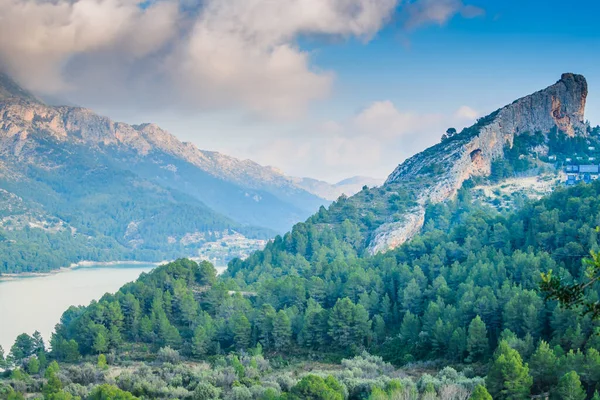 グダレスト渓谷は山の中の美しい場所です アリカンテ県 スペイン — ストック写真