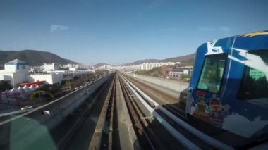 Bir insansız tren Gimhae, Busan/An insansız tren Gimhae, Busan, Güney Kore Asya zaman 12-31-2017