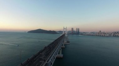 Havadan görünümü güneşin doğuşunu Gwangan yeni yıl, Busan/havadan görünümü Gwangan köprü zaman yeni yükselişi güneş zaman Köprüsü'nün yıl, Busan, Güney Kore, Asya