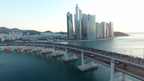 Lotu Ptaka Widok Sun Rise Gwangan Bridge Podczas Nowego Roku — Wideo stockowe