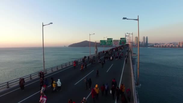 Aerial View Solen Stiga Gwangan Bridge När Nyåret Busan Antenn — Stockvideo