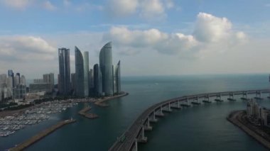 Drone zaman atlamalı deniz şehir ve Gwangandaegyo