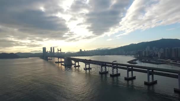 Drone zaman atlamalı Gwangandaegyo — Stok video
