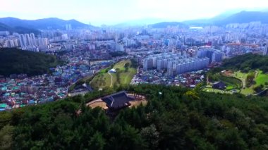 Yaz Dongrae kale, geleneksel bir yapı / yaz Dongrae kale bir geleneksel bina, Busan, Güney Kore, Asya zaman Ekim-02-2016,