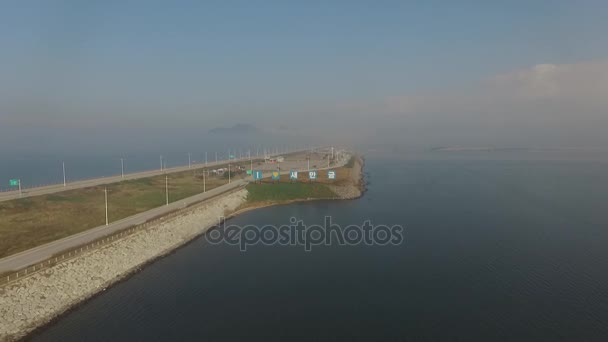 Aerial View Foggy Saemangeum Seawall Aerial View Foggy Saemangeum Seawall — стоковое видео