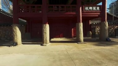 Hyanggyo Pre-modern okul / Hyanggyo bu eski evim. Hyanggyo öncesi modern okuludur. Bu evi bir Hanok şeklinde inşa edilmiştir. Hanok Kore geleneksel mimarisidir. Dongrae Hyanggyo, Busan, Güney Kore, Asya zaman Aralık-28-2016