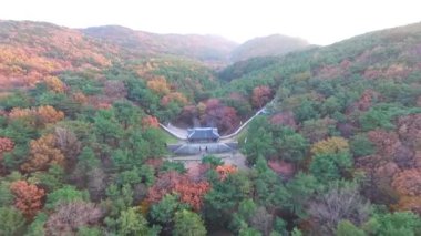 Geumjeong dağ kale güney kapısında sonbaharında 2017 / 2017 sonbahar Geumjeong dağ kalenin Güney kapısı, Busan, Güney Kore, Asya
