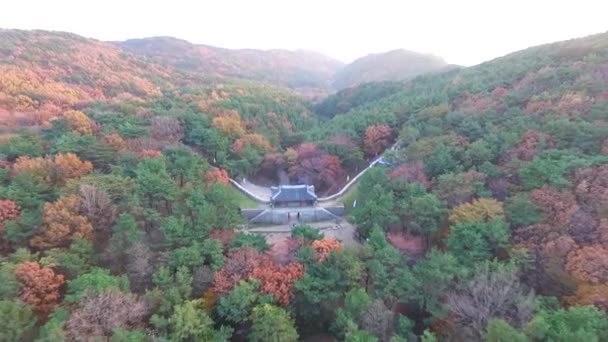Poort Van Het Zuiden Van Vesting Van Geumjeong Mountain Najaar — Stockvideo