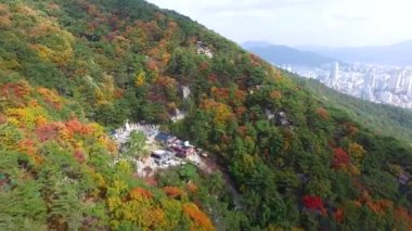2017 sonbahar Geumjeong dağ içinde okbul tapınak / okbul Geumjeong dağ, Busan, Güney Kore, Asya Kasım-08-2017 zaman tapınakta sonbaharında 2017