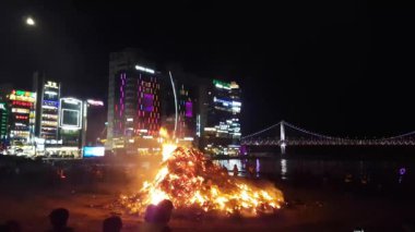 Gwangalli Beach, Busan, Güney Kore, Asya büyük dolunay evinde / büyük dolunay House Gwangalli Beach, Busan, Güney Kore, Asya zaman Mar-03-2018