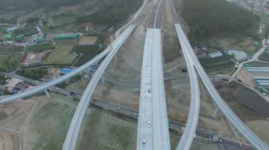 Karayolu trafik ve Daegam Jc Gimhae, Güney Kore, Asya / karayolu trafik, Daegam Jc Gimhae, Güney Kore, Asya zaman Nisan-18-2018
