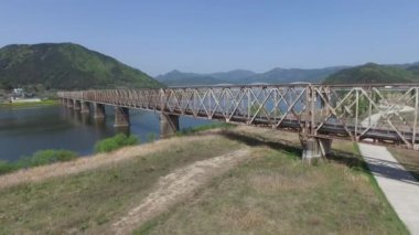 Nakdong nehir Samrangjin ve Gimhae, Güney Kore, Asya arasında çeşitli köprülerde / Gimhae, Güney Kore, Asya zaman Nisan-19-2018 arasındaki Samrangjin Nakdong Nehri üzerinde çeşitli köprüler