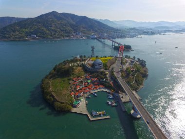 Yuchae Canola 'nın Bahar Sacheon, Gyeongnam, Güney Kore' deki Hava Görüntüsü