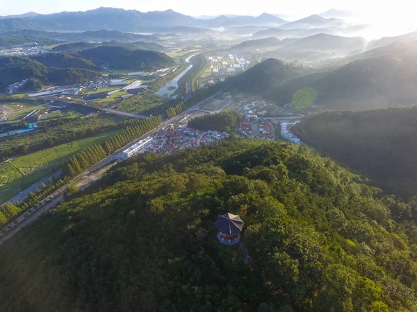 ダマヤン村とメタセコイアの森、ダムヤン、全南、韓国、アジアの航空写真 — ストック写真