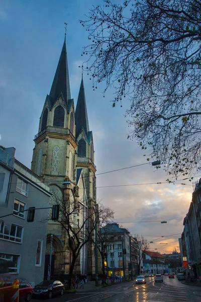 Vue majestueuse de l'église Sainte-Marie-Conception à Düsseldorf — Photo