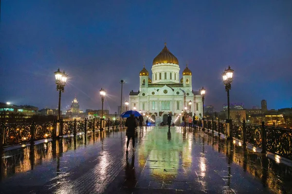 Храм Христа Спасителя ночью — стоковое фото