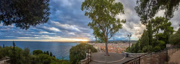 Güzel Fransa Günbatımının Görkemli Panoraması