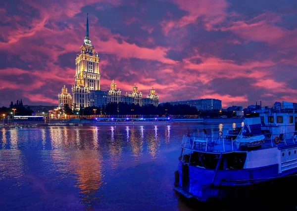 莫斯科全景包括斯大林 · 维索卡（摩天大楼）) — 图库照片