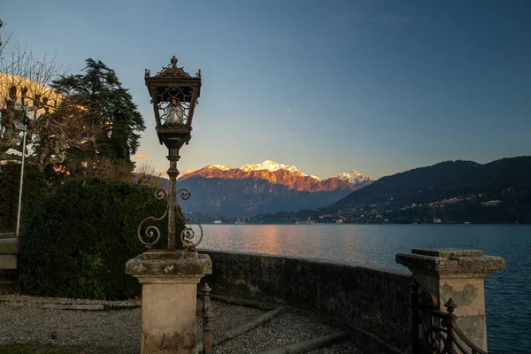 Pôr do sol no Lago de Como — Fotografia de Stock