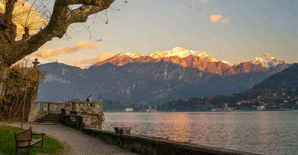 Chinese tourist makes a video of beautiful landscapes on Lake Como