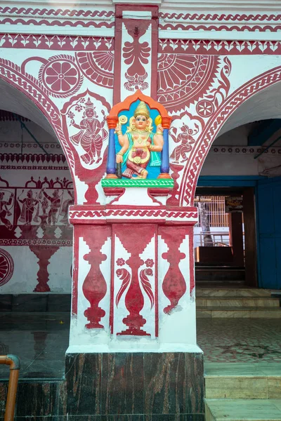 O templo de Marikamba em Sirsi, Karnataka, Índia, é um temp hindu — Fotografia de Stock