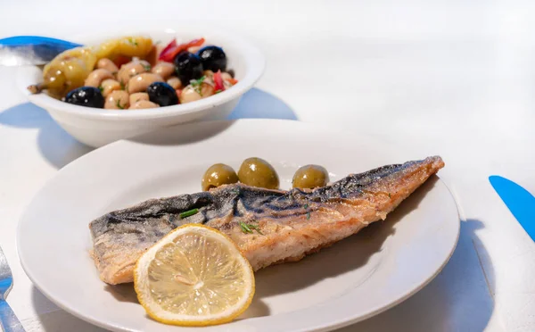 Fried mackerel on white plate — Stock Photo, Image