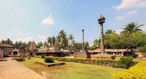 Century Madhukeshwara Templom Közelében Város Sirsi India Pálmafák Városban Banavasi — Stock Fotó