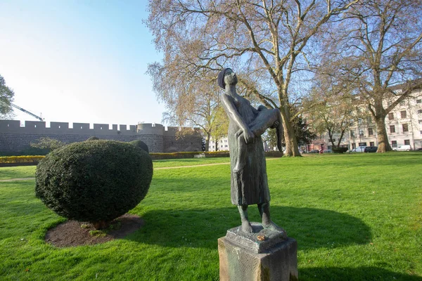 2015 Cologne Allemagne Monument Cologne Monument Intéressant Statue Femme Sur — Photo