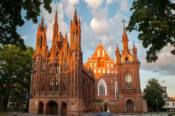 Eglise Catholique Sainte Anne Majestueux Coucher Soleil Sur Vilnius Ville — Photo