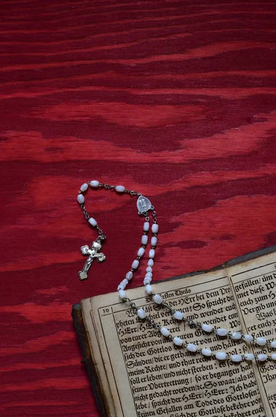 Rosary Very Old Ancient Book Old German Lettering Red Wooden — Stock Photo, Image