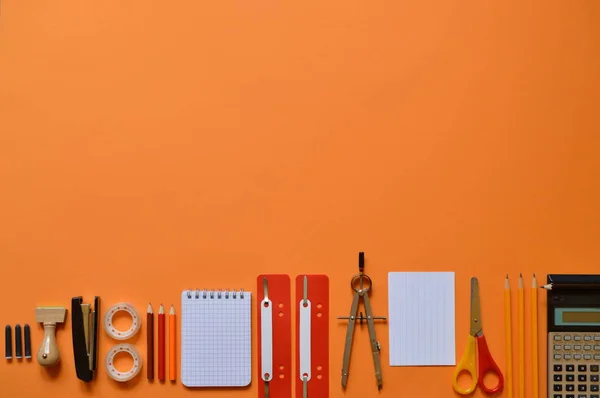 Kantoor Schoolbenodigdheden Oranje Karton — Stockfoto