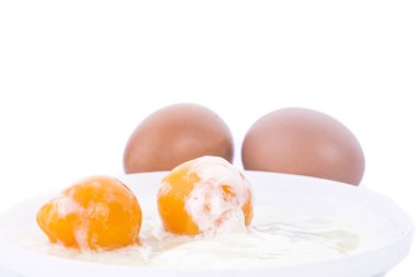 Haşlanmış yumurta, mineral su