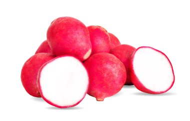 Beyaz arkaplanda küçük bahçe turpu izole edildi