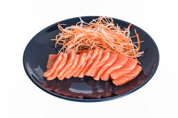 Cubos de carne de sushi de salmão cru isolados em um fundo branco — Fotografia de Stock