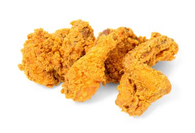  Kızarmış tavuk bacağı beyaz arka planda izole edilmiş.