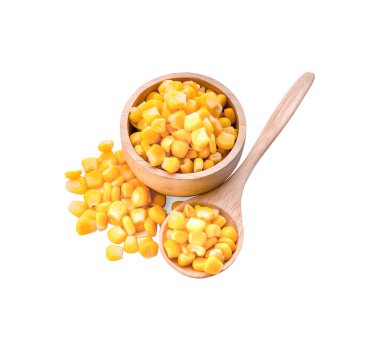 Beyaz arka planda izole edilmiş sarı doğal mısır tohumları