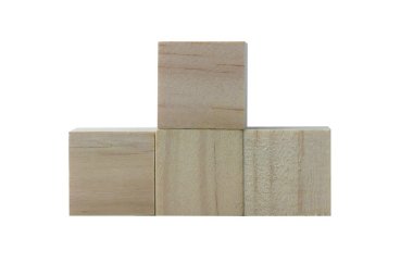 Tahta küp basamakları beyaz arkaplanda izole edildi.