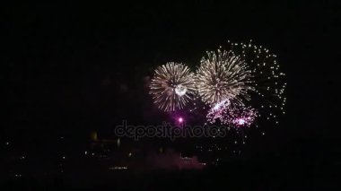 Gece havai fişek