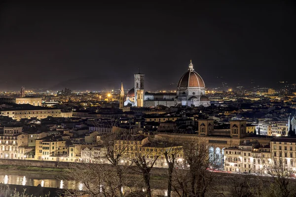 Florence'nın panoramik manzarasını geceleri — Stok fotoğraf