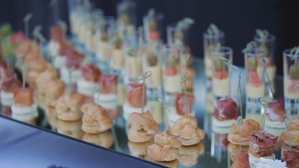 Canapes sandwiches for buffet, store openings, presentations or event — Stock Video