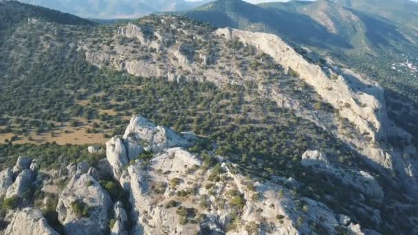 Increíble vista de la montaña Karaul-oba en Crimea . — Vídeos de Stock