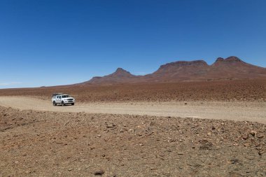 Dört Namibya damaraland bölgede sürücü verhicle tekerlek