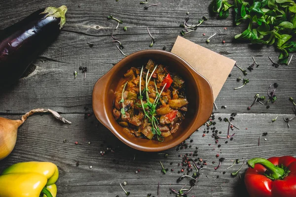 peynir ve domates ile lezzetli sandviç