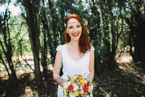Red Haired Bride Bouquet Hands Laughing Fun — Stock Photo, Image