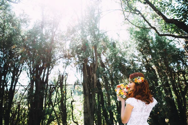 Portrait Beautiful Red Haired Bride Flowers Her Hair She Sniffs — Stock Photo, Image