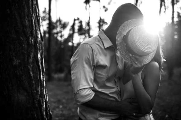 Casal amor felicidade feliz cônjuges homem mulher relação familiar — Fotografia de Stock