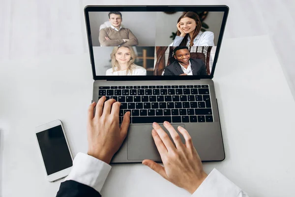 Video konferens affärskollega comminacation online frilansare avlägsna arbete laptop man kvinna — Stockfoto