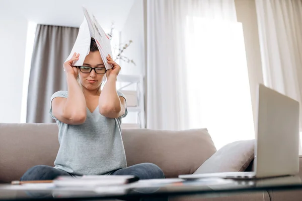 Enseñanza Distancia Educación Línea Estudiante Joven Que Estudia Línea Desde — Foto de Stock