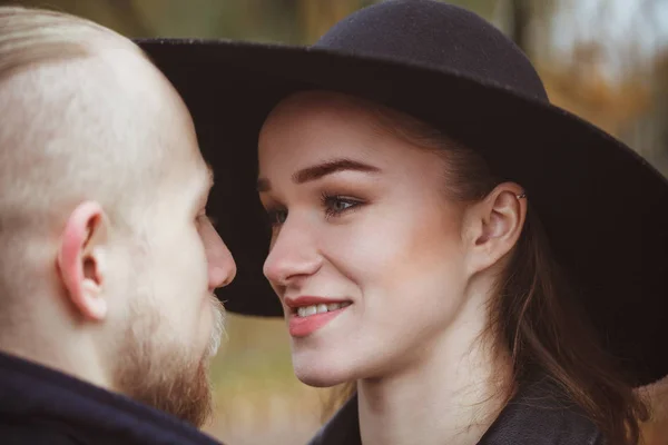 Love story shot of a unformal couple — Stock Photo, Image