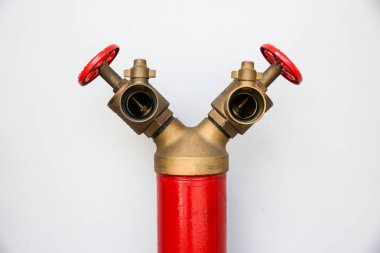 Beyaz arka plan üzerinde yangın hidrant Y şekil